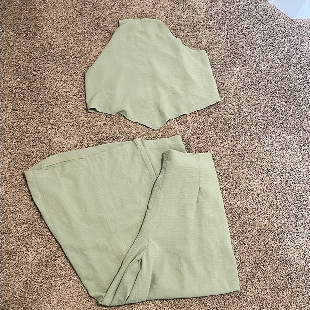Elegant Green Women's Two-Piece Set